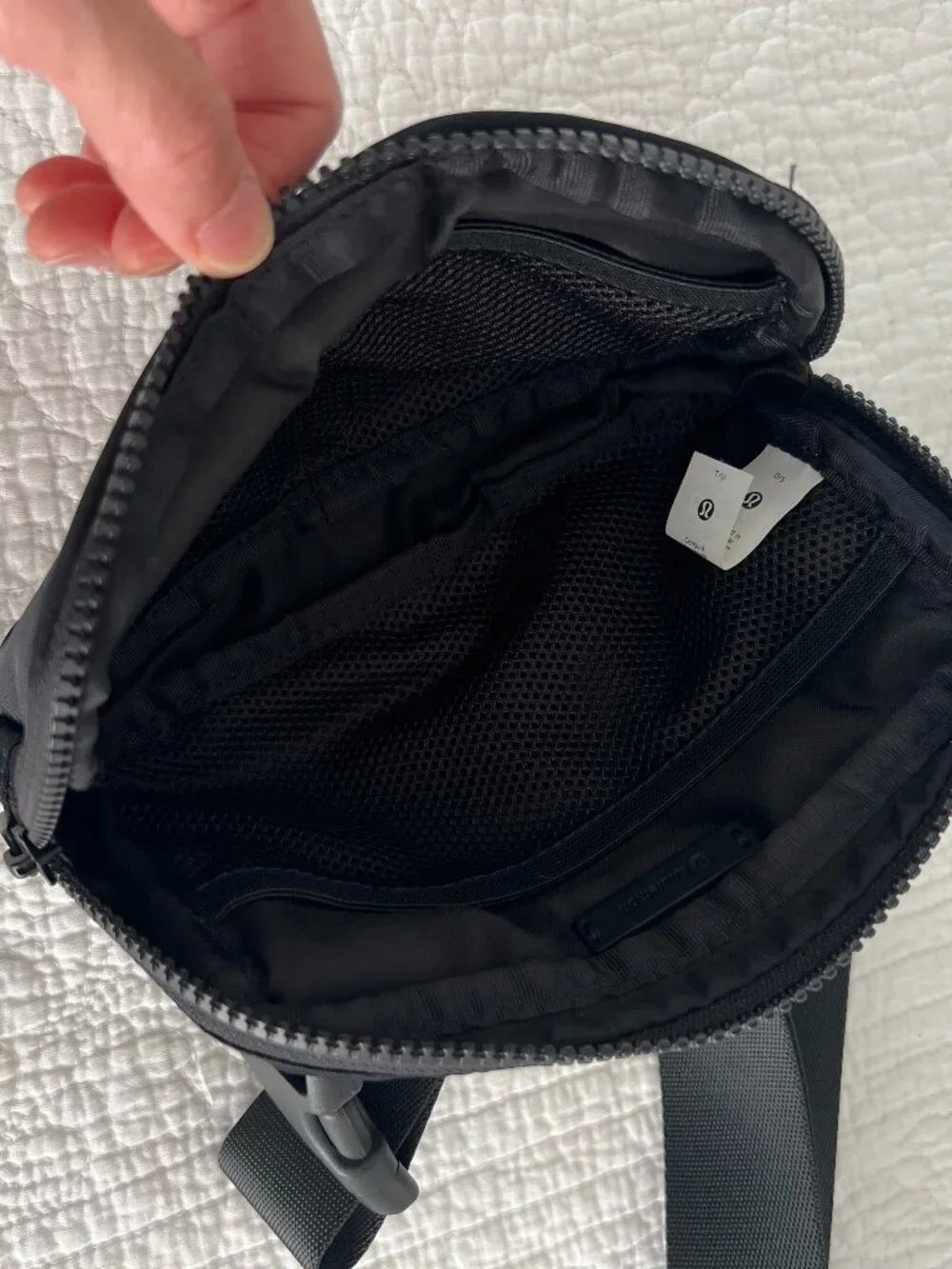Lululemon Everywhere Belt Bag 1L - Picture 1 of 7